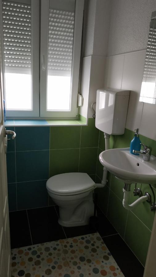 Apartman Katnic By The Beach Криквеница Екстериор снимка