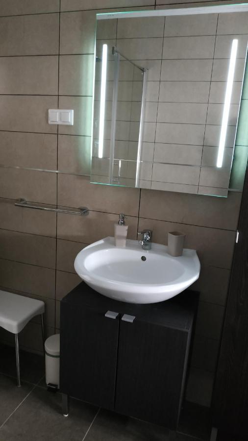 Apartman Katnic By The Beach Криквеница Екстериор снимка